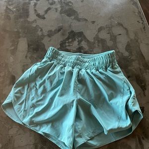 Lululemon track that mid rise lined 5” shorts